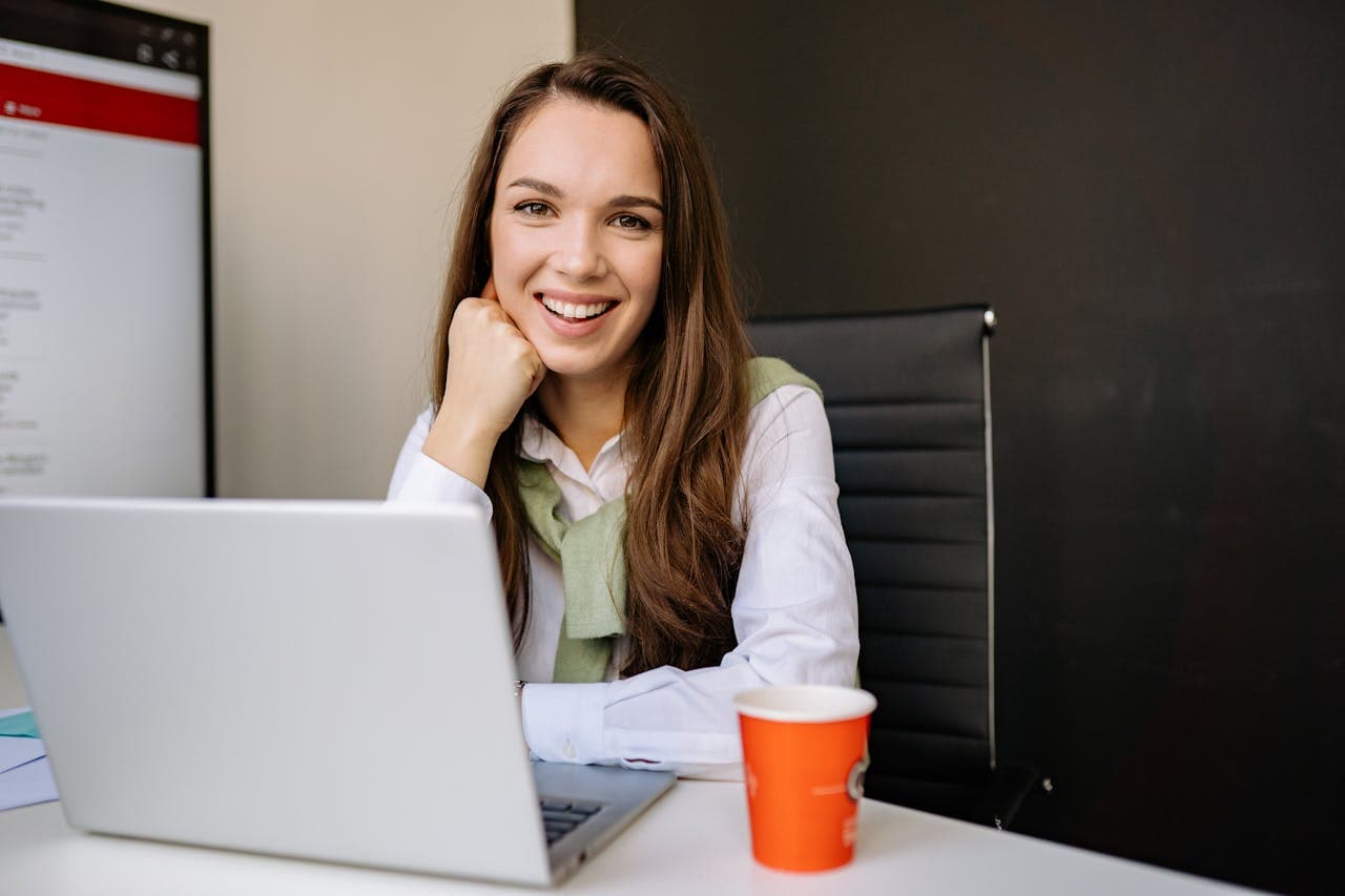 Professional using WorkHub24 for sales